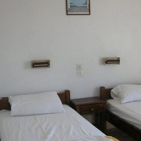 Efrosyni Apartments Agia Marina  Zewnętrze zdjęcie
