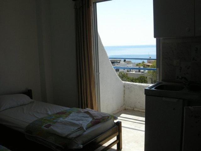 Efrosyni Apartments Agia Marina  Zewnętrze zdjęcie